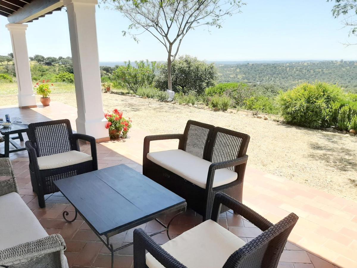 Casa Rural La Aulaga エル・カスティージョ・デ・ラス・グアルダス エクステリア 写真